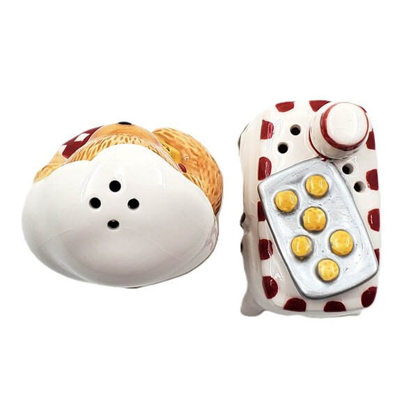 RARE Vintage “Avon” Ceramic “Bear Chef” Salt & Pepper Shakers – NEW - Picture 3 of 5